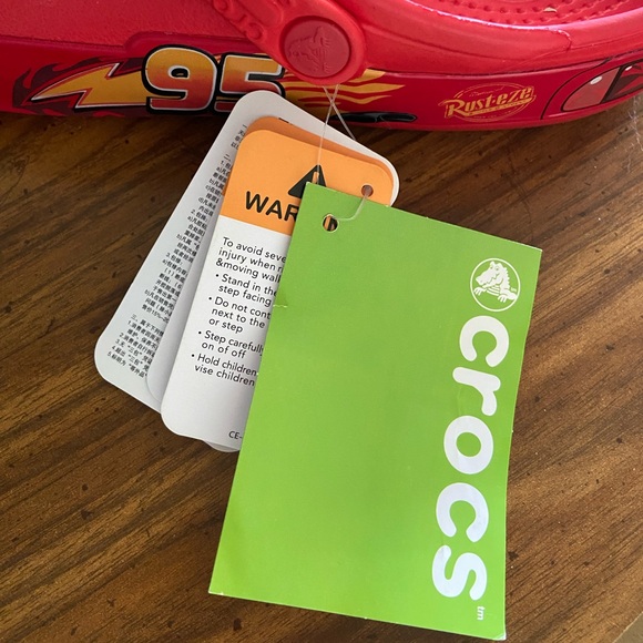New Crocs X Disney Pixar Cars Lightning McQueen Classic Clogs Size 9M 11W - Picture 7 of 10